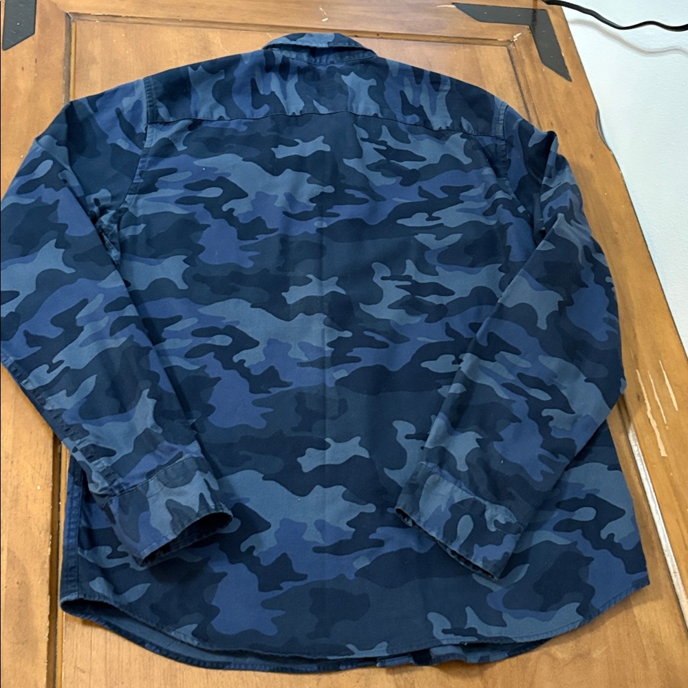 Banana Republic Untucked Slim Fit Men's Camouflage Button-Up Shirt Size Large - Picture 9 of 10